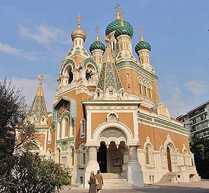 Interviste a Nikita Krivoshein e a Séraphin Rehbinder sulla chiesa russa di San Nicola a Nizza